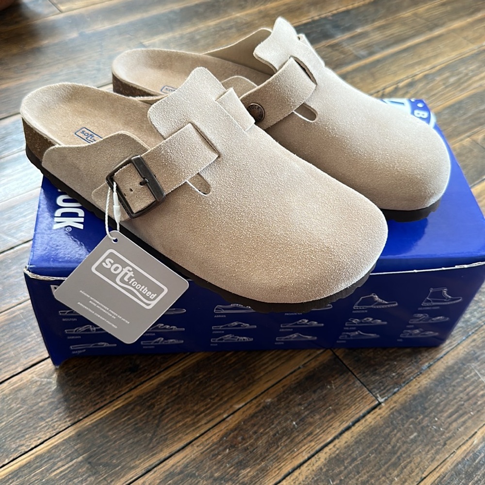 Birkenstock Boston in Latte Cream, narrow fit with soft footbed
